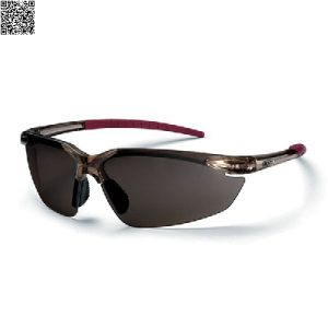 Kính bảo hộ màu đen (cóphủbóng) Kingwear_Taiwan(KWEAR) K626-133